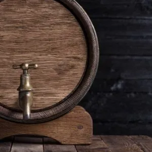 お酒通なら知っておきたい！オーク樽の種類と作られるお酒を紹介