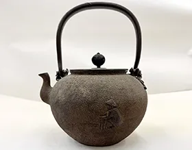 亀文堂・鈴木光重「蜥蜴耳鉄瓶」